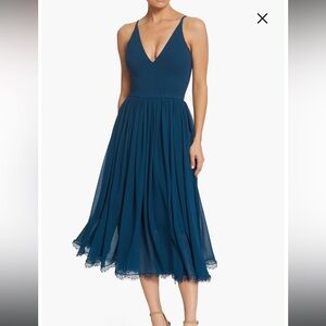 Dress the Population Alicia midi dress